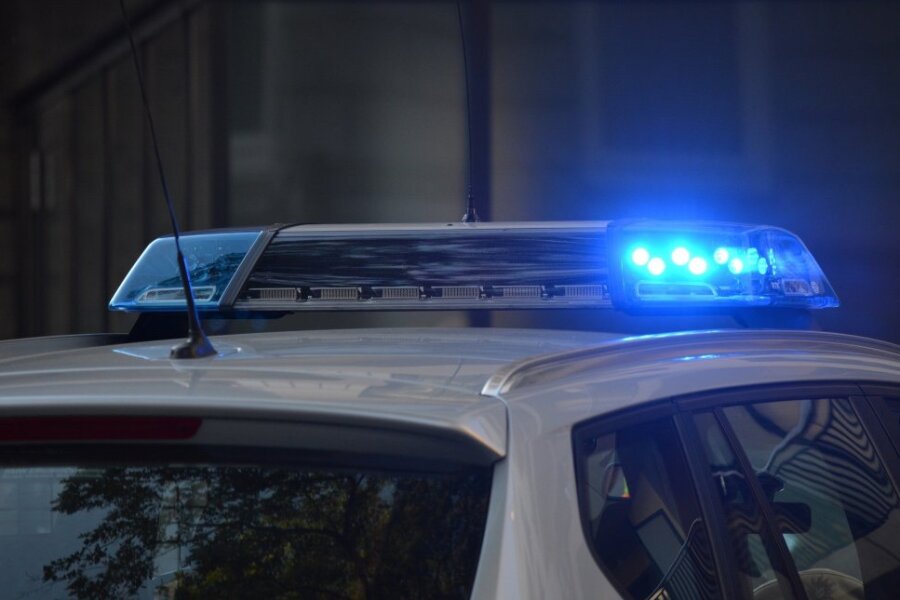 Waldenburg: Flucht vor Polizei endet mit Unfall 