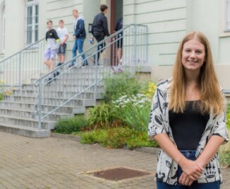 Waldkirchenerin schafft Abitur mit 1,0 - Amelie Hänel nimmt Abschied vom Zschopauer Gymnasium. Ende Juni hatte sie in der Schule ihre letzte mündliche Prüfung. 