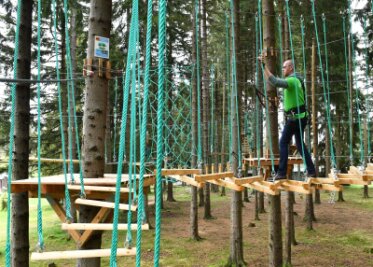 Waldpark Grünheide nimmt Kletterpark in Betrieb - Der Kletterpark im Waldpark Grünheide ist am Dienstag eröffnet worden.