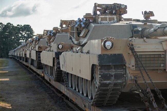 US-Militärtechnik wird in Deutschland hauptsächlich auf der Schiene transportiert. Aktuell gibt es massive Verlegung wegen der Großübung "Defender-Europe 21". 