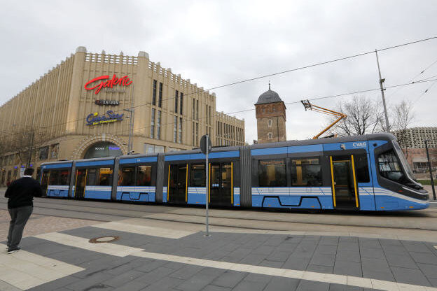 Warnstreik in Chemnitz: Viele Straßenbahnen und Busse bleiben am Dienstag im Depot - 