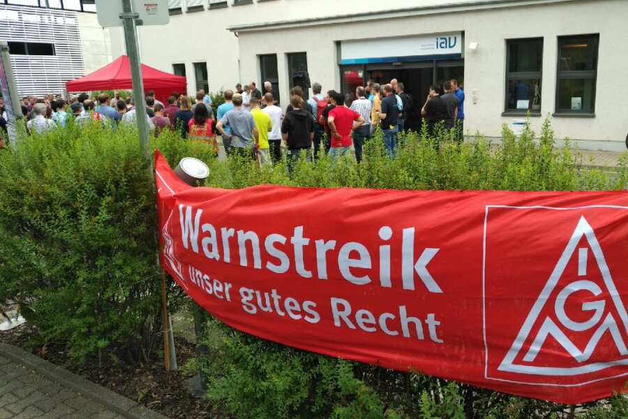 Warnstreiks bei Dienstleister IAV - Erstmals gab es bei der Entwicklungsfirma IAV in Chemnitz am Mittwoch einen Warnstreik.