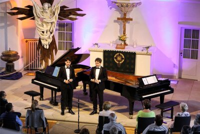 Warum das Schloss Waldenburg einen zweiten Flügel bekommt - Die Brüder Pascal und Marcel Kaufmann brauchen für ihr Konzert in Waldenburg einen zweiten Flügel.