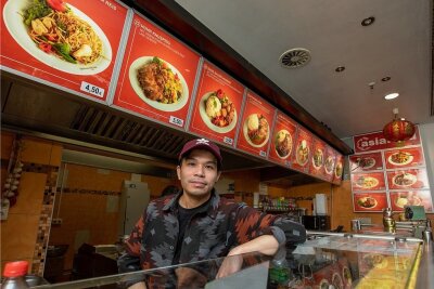 Warum der Asia-Imbiss in den Plauener Kolonnaden schließt - Hai Anh Doan gibt seinen Asia-Food in den Plauener Kolonnaden auf. Er hat andere berufliche Pläne. 