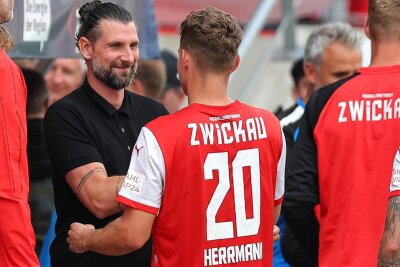 Warum der FSV Zwickau im Winter keinen Neuen holte - Sportdirektor Robin Lenk sieht mit Freude die Entwicklung junger Spieler wie Jahn Herrmann.
