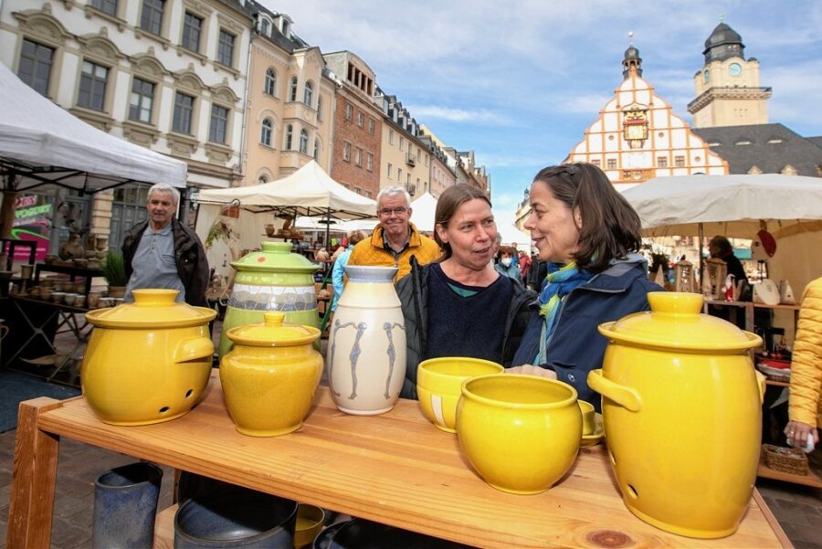 Warum der Plauener Töpfermarkt in diesem Jahr ausfällt - Im vergangenen Jahr hatte es in Plauen einen Töpfermarkt gegeben. Mit 25 Ständen war der Markt damals gut gefüllt und mit den verschiedensten Keramikprodukten durchmischt.