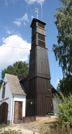 Ein Wahrzeichen von Dänkritz: das alte Feuerwehrgerätehaus mit Schlauchtrockenturm.