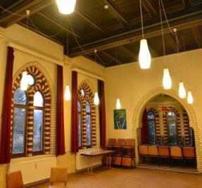 Warum die Kirche ihr Diakonat verkauft - Der Saal im Diakonat bietet auch Platz für Seminare, die dann über die Bildungskooperation "Building Bridges" laufen. 