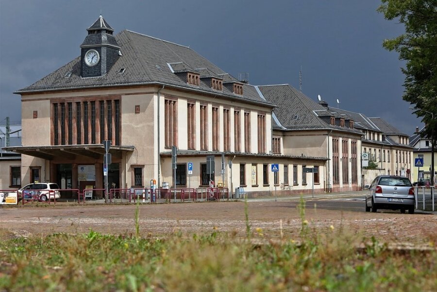 Warum die Stadt Glauchau den Bahnhof nur teilweise saniert - Der Glauchauer Bahnhof steht vor der Sanierung. 
