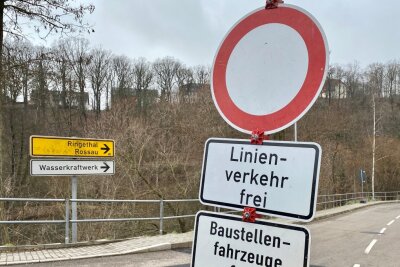 Gesperrt: Die Weinsdorfer Straße in Mittweida ist voraussichtlich bis 28. Februar voll gesperrt. Nach Ringethal und Rossau geht es nur über andere Strecken.