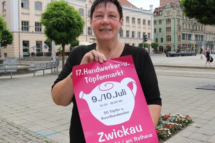 Die Zwickauer Keramikerin Heike Kozok gehört zu denen, die beim Töpfermarkt am Wochenende ausstellen. 