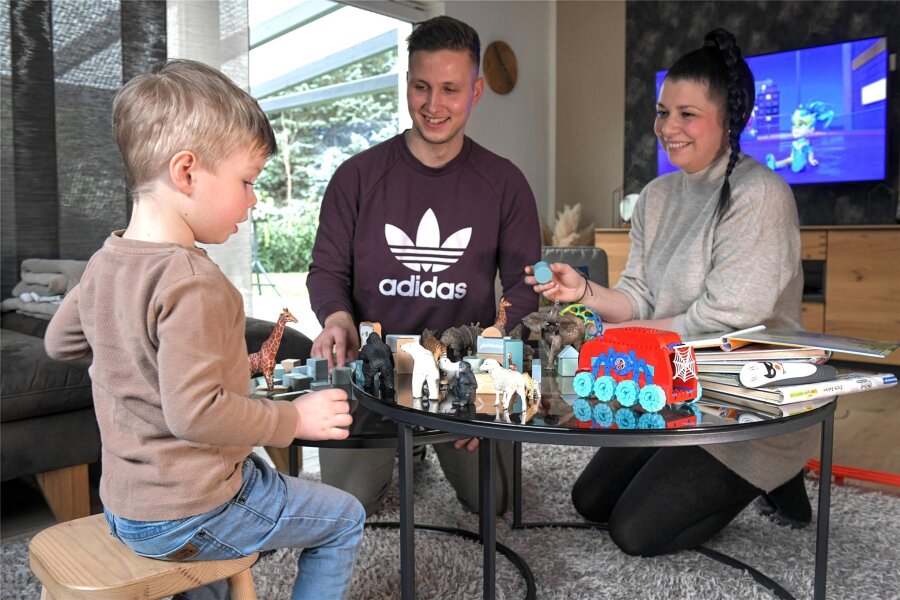 Warum eine Familie aus Mittelsachsen für 3000 Euro Nabelschnurblut einlagern ließ - Glückliche Familie Matuschek aus Oberschöna. Sie haben für ihren Sohn eine wichtige Gesundheitsvorsorge getroffen.