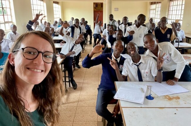 Warum eine junge Frau aus Mülsen in Kenia lebt - Meike Wagner an der Sekundarschule in Naivasha, auf einer Höhe von 2000 Metern gelegen.