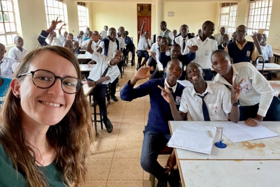 Warum eine junge Frau aus Mülsen in Kenia lebt - Meike Wagner an der Sekundarschule in Naivasha, auf einer Höhe von 2000 Metern gelegen.