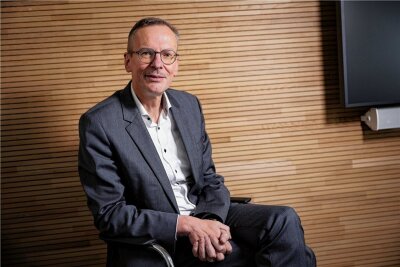 Warum erhöht die AOK Plus den Beitrag? - AOK-Plus-Vorstandsvorsitzender Rainer Striebel sieht Sachsen beim Gesundheitsfonds benachteiligt. 