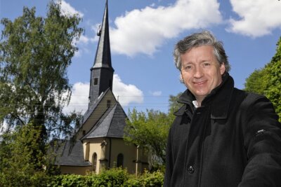 Warum es den Glauchauer Pfarrer wegzieht - Pfarrer Marcel Lepetit wird Glauchau verlassen und reißt eine nicht wieder zu schießende Lücke in der Wernsdorfer Kirche.