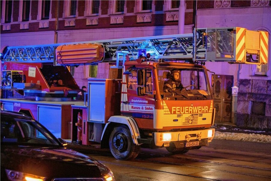 Warum fährt in Plauen die Freiberger Wehr vor? - Bei einem Wohnungsbrand an der Oelsnitzer Straße kam das Fahrzeug mit Freiberger Kennzeichnen zum Einsatz.