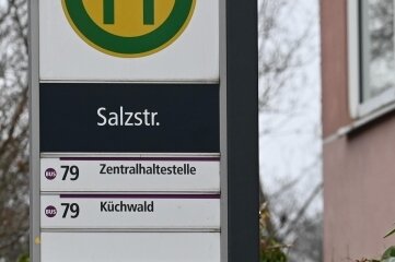 Warum Haltestellen in Chemnitz plötzlich einen neuen Namen haben - Beispiel Schloßberg: Aus "Pentahotel" wird "Salzstraße". 