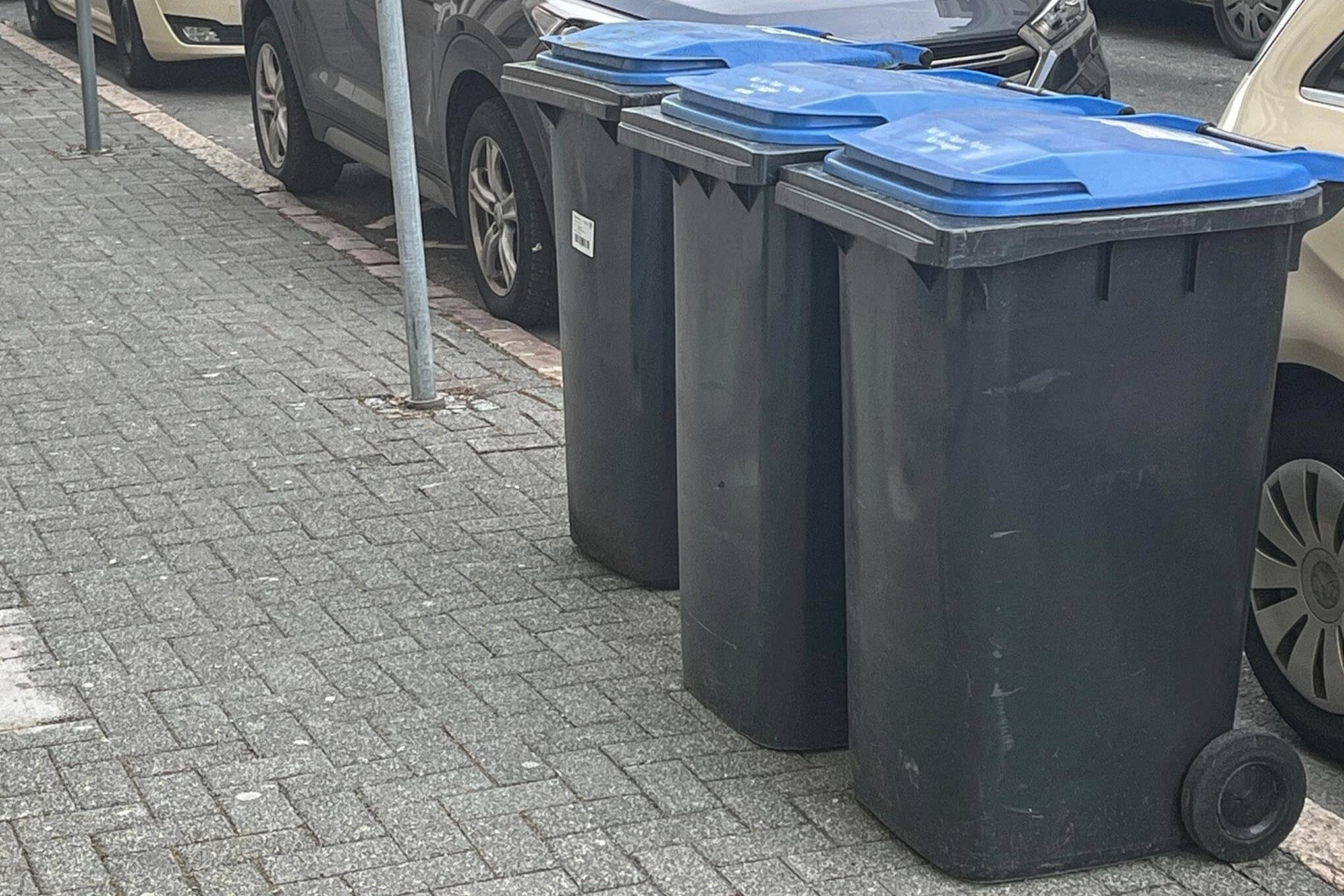 Wann Wird Die Blaue Tonne Abgeholt Warum in Oelsnitz Blaue Tonnen nicht abgeholt werden