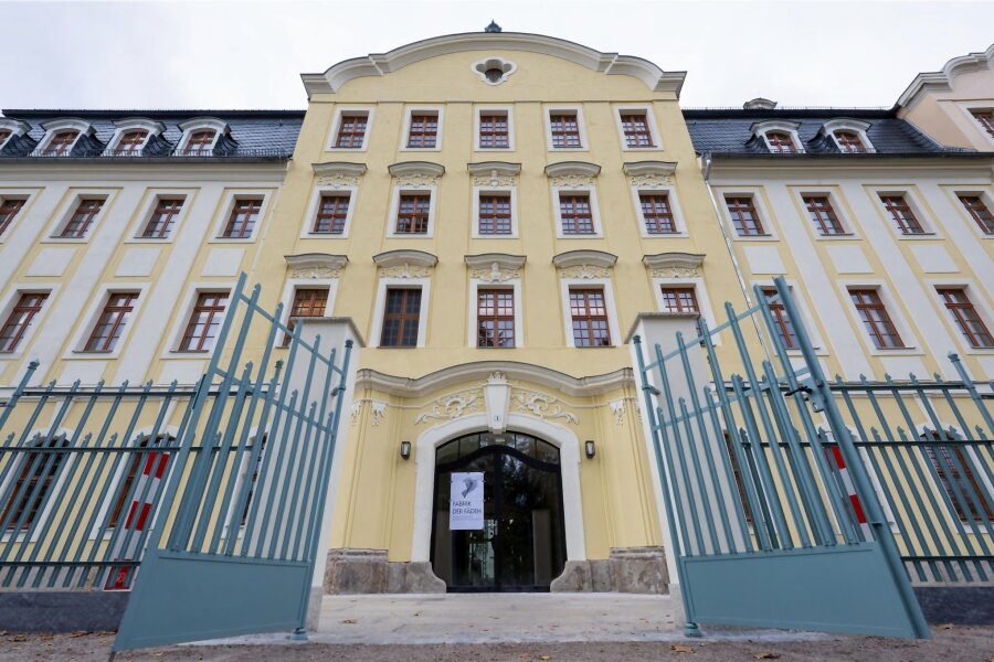 Warum Kinder in Plauens neuem XXL-Museum zum Lieblingspublikum gehören werden - Ein Schloss! Das Weisbachsche Haus, die künftige „Fabrik der Fäden“ sieht von außen aus wie aus dem Märchenfilm.