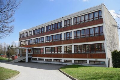 Warum Oelsnitz in Grundschule keine Lüfter einbauen will - Die Grundschule am Stadion in Oelsnitz wird ab Frühjahr saniert - ohne Einbau von Lüftern. 