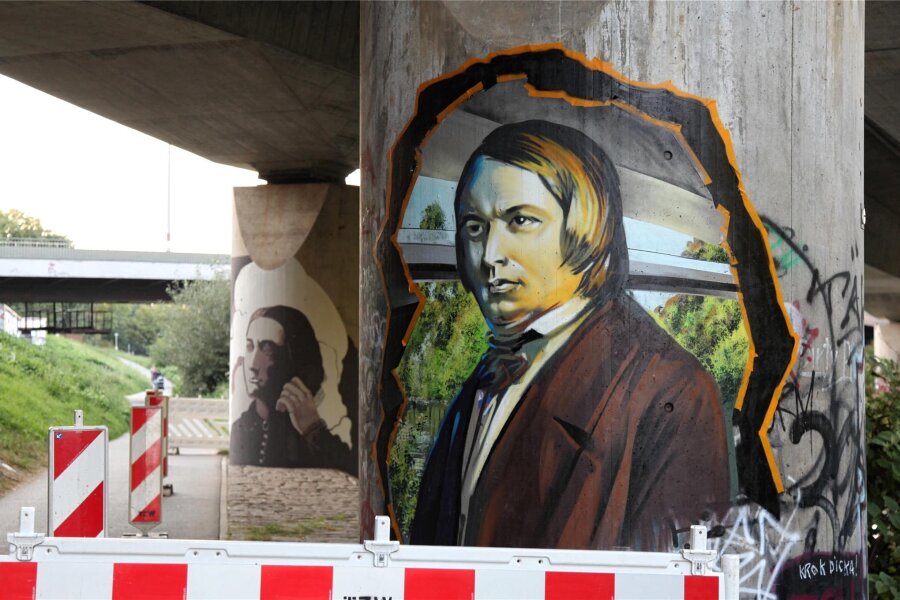 Warum Robert und Clara Schumann in Zwickau unter der Brücke gelandet sind - Zwei Pfeiler der Zwickauer Mauritiusbrücke zieren die Bildnisse von Robert und Clara Schumann. Zwei Künstler haben die Gestaltung auf eigene Initiative und eigene Kasse übernommen.