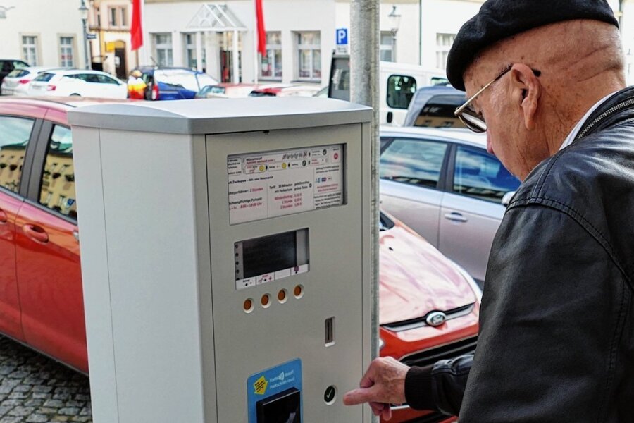 Warum sich der Weg zum Parkscheinautomaten in Zschopau wieder lohnt - Auf dem Zschopauer Altmarkt müssen wieder Parktickets gelöst werden. 