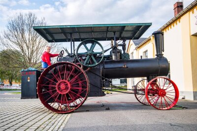 Warum sich ein Erzgebirger einen 119 Jahre alten, amerikanischen Dampftraktor ins Dorf holt - Der 119 Jahre alte Dampftraktor ist in einem bemerkenswert guten Zustand. Das sieht Besitzer Stephan Schellenberger so.