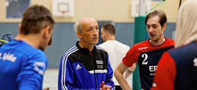Warum St. Egidien nicht aufsteigen will - Trainer Detlef May (Mitte) ist mit den Volleyballern der SSV St. Egidien in der Sachsenklasse derzeit sehr erfolgreich unterwegs. 