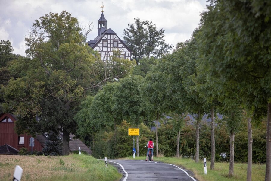 Warum Studenten aus Dresden in dieser Woche in Jößnitz unterwegs sind - Das Schloss Jößnitz und andere Gebäude des Plauener Ortsteils werden in dieser Woche von Studenten gecheckt.