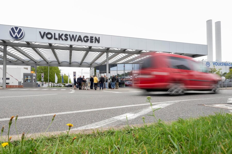 Warum VW im Zwickauer Stadtrat fast nicht vertreten ist - Volkswagen beschäftigt über 10.000 Mitarbeiter am Standort in Zwickau. Doch die wenigsten engagieren sich politisch.