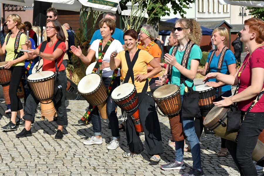Was am Wochenende im oberen Vogtland los ist - Die Trommelgruppe Drum-herum wird beim Stadtfest in Adorf wieder dabei sein. 14.40 Uhr am Samstag sorgen sie für Stimmung.