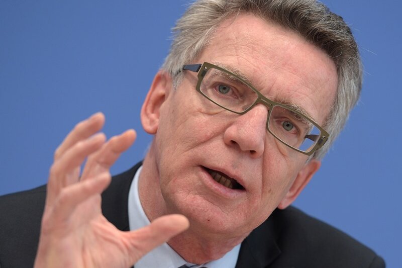 Thomas de Mazière (CDU) fordert mehr Polizeirechte für den Bund in den Ländern.