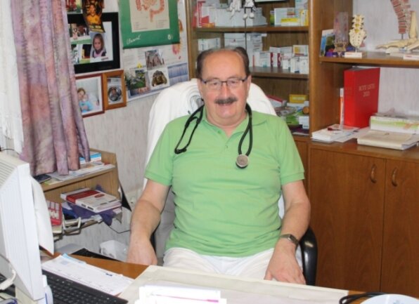 Dr. Stefan Wolf, dessen Landarztpraxis in diesem Monat 30. Jubiläum feiert, ist seit dem vergangenen Jahr der einzige Facharzt für Allgemeinmedizin in Neukirchen und seinen Ortsteilen.