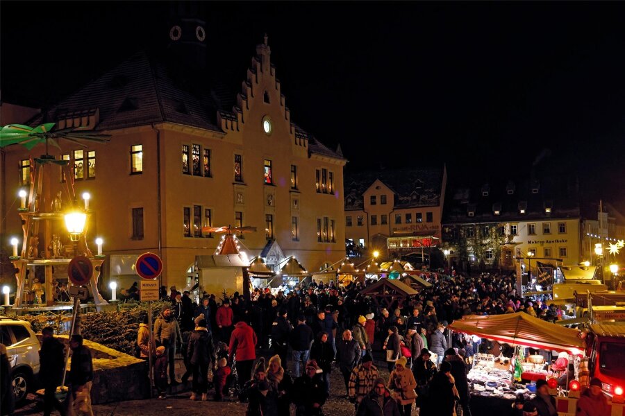 Was der Hohenstein-Ernstthaler Weihnachtsmarkt zu bieten hat - Der Weihnachtsmarkt soll am Wochenende genau wie im vergangenen Jahr für Trubel auf dem Altmarkt sorgen.