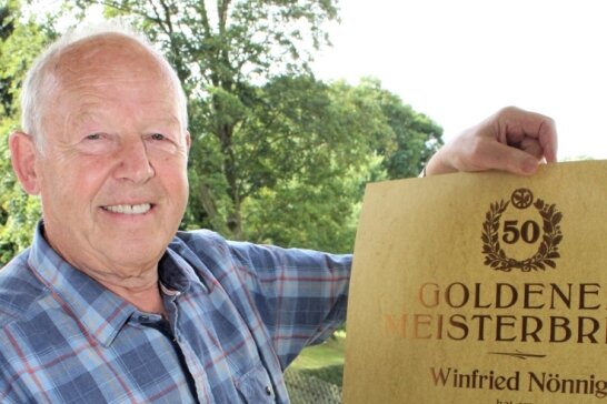 Winfried Nönnig hat über Jahrzehnte hinweg als Bäckermeister gearbeitet und nun einen Goldenem Meisterbrief.