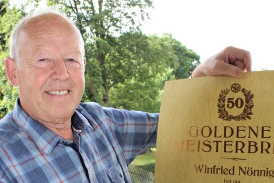 Winfried Nönnig hat über Jahrzehnte hinweg als Bäckermeister gearbeitet und nun einen Goldenem Meisterbrief.