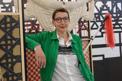 Was eine Zwickauer Künstlerin mit der Kulturhauptstadt Chemnitz 2025 verbindet - Jana Gunstheimer beteiligt sich mit „dingenunner, dingenauf“ am Programm zur Kulturhauptstadt Chemnitz 2025.