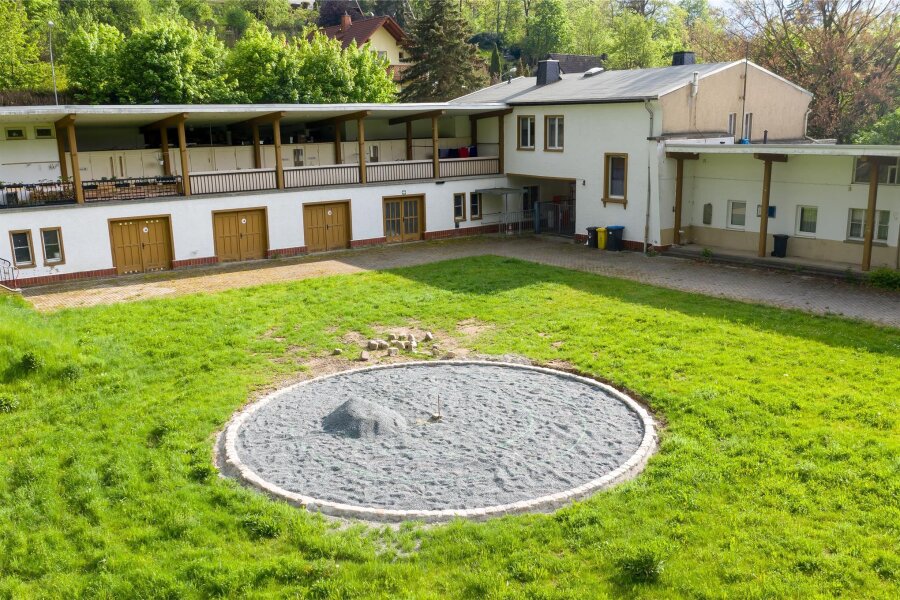 Was es mit dem Steinkreis im Freibadgelände Zschopau auf sich hat - Der Steinkreis im Freibadgelände in Zschopau.
