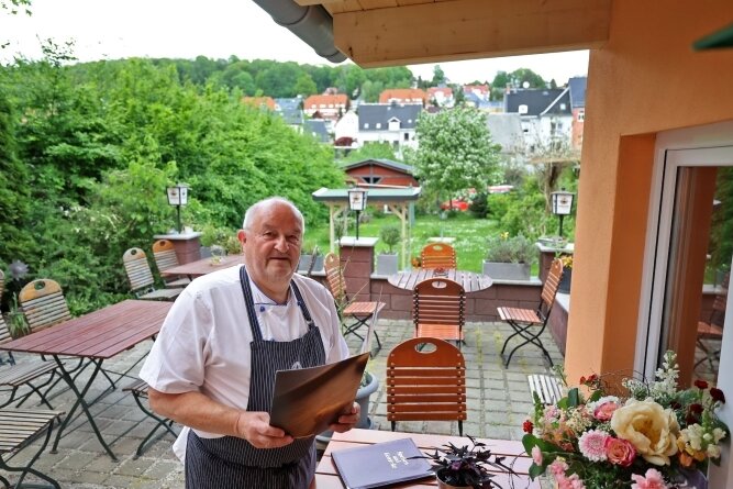 Was Gastronomen in Westsachsen zu schaffen macht - Bernd Baumgärtel hält seine Preise trotz gestiegener Einkaufspreise.Er fürchtet, sonst seine Gäste zu verlieren.