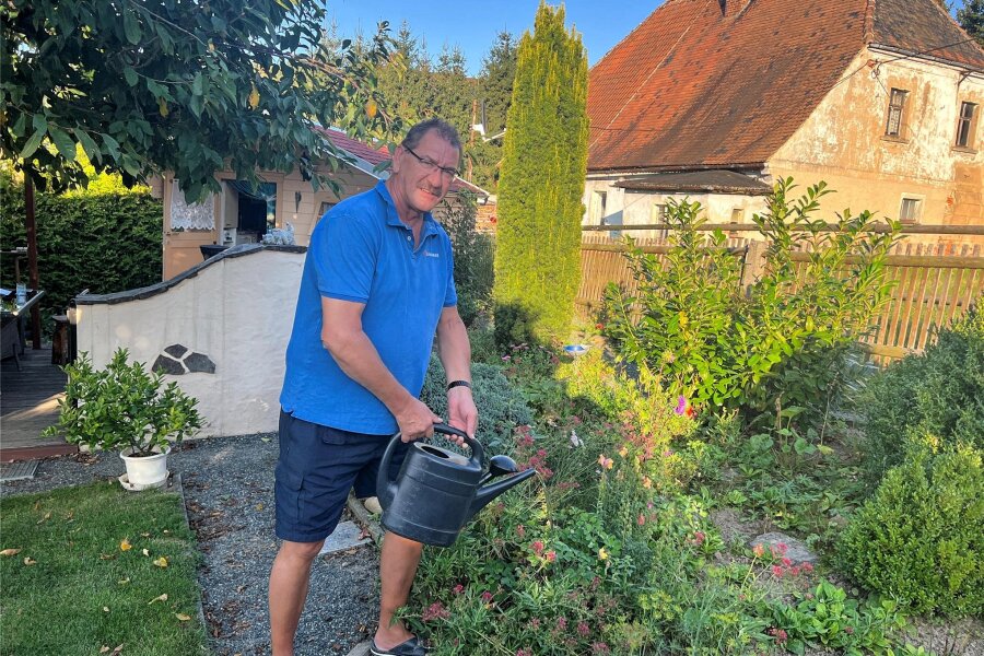 Was Kleingärtner vom heißen Spätsommer halten - Vereinschef Falk Ludwig in seinem Garten nahe dem Schloss in Lauterbach.