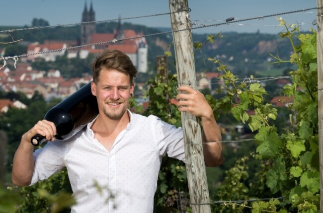  Mit 21 Jahren schon zweitbester Jungwinzer Deutschlands, mit 24 Jahren bester Jungwinzer Europas und jetzt mit29 Jahren Inhaber des väterlichen Weingutes in Sörnewitz: Matthias Schuh. 