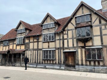 Was man von Shakespeare heute noch lernen kann - Das Geburtshaus von William Shakespeare in der englischen Stadt Stratford-upon-Avon.