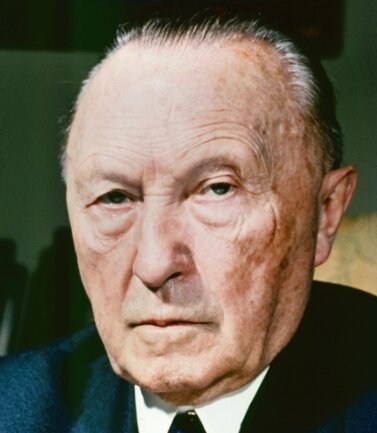 Wurde 1949 vom Deutschen Bundestag mit exakt den nötigen 202 Stimmen - und so letztlich mit seiner eigenen Stimme - zum ersten Bundeskanzler gewählt: Konrad Adenauer (CDU). 