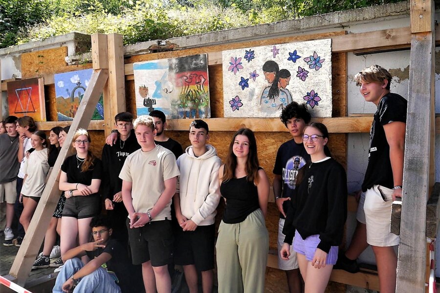 Was Schüler aus Plauen und Jerusalem übereinander erfahren - Beim Workshop an der notgesicherten Synagogenmauer wurde der Freundschaftsgedanke von den Jugendlichen kreativ umgesetzt.