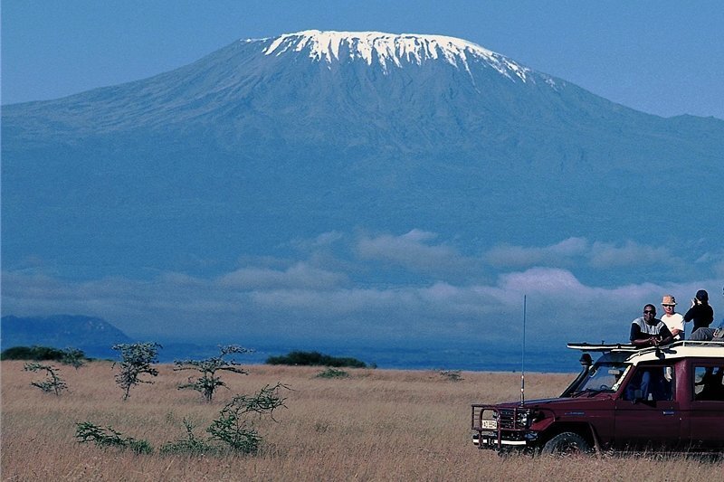Was tun bei Höhenkrankheit? - Der Kilimandscharo in Tansania ist für viele Bergsteiger ein Traumziel. Aber eigentlich ist er auch von unten schön.