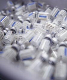 Was wird aus dem Corona-Impfmüll? - Impfstoffampullen sind aus hochwertigem Glas und lassen sich im Rahmen der Altglasverwertung nach Gebrauch einer neuen Bestimmung zuführen.