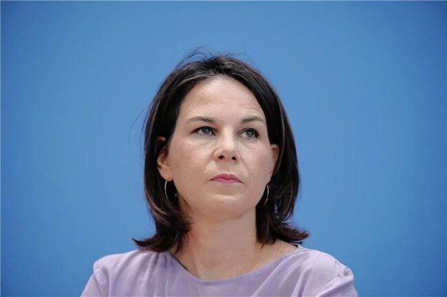 Was Wird Außenministerin Baerbock Zum Ukraine-Krieg Sagen?