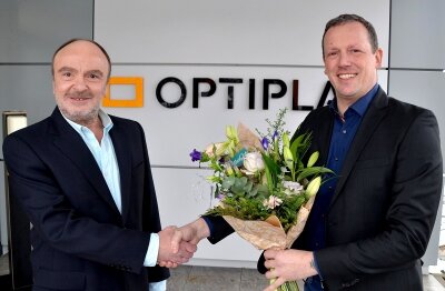 Wechsel bei Optiplan: Ein Macher sagt Servus - Felix Bönsch - neuer Geschäftsführer der Firma Optiplan (rechts) und Bernhard Koller - langjähriger Firmenchef (links).