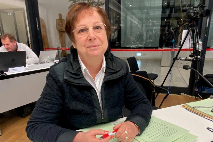 Wechsel im Zwickauer Stadtrat: Monika Luther folgt auf Michaela Brandl - Monika Luther (66) arbeitet ab sofort wieder im Stadtrat mit.
